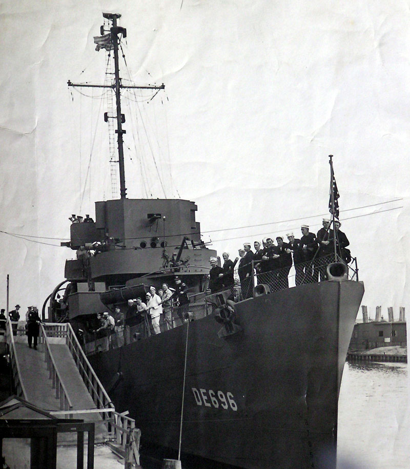 Photo of 1943 USS Spangler visit to Chicago